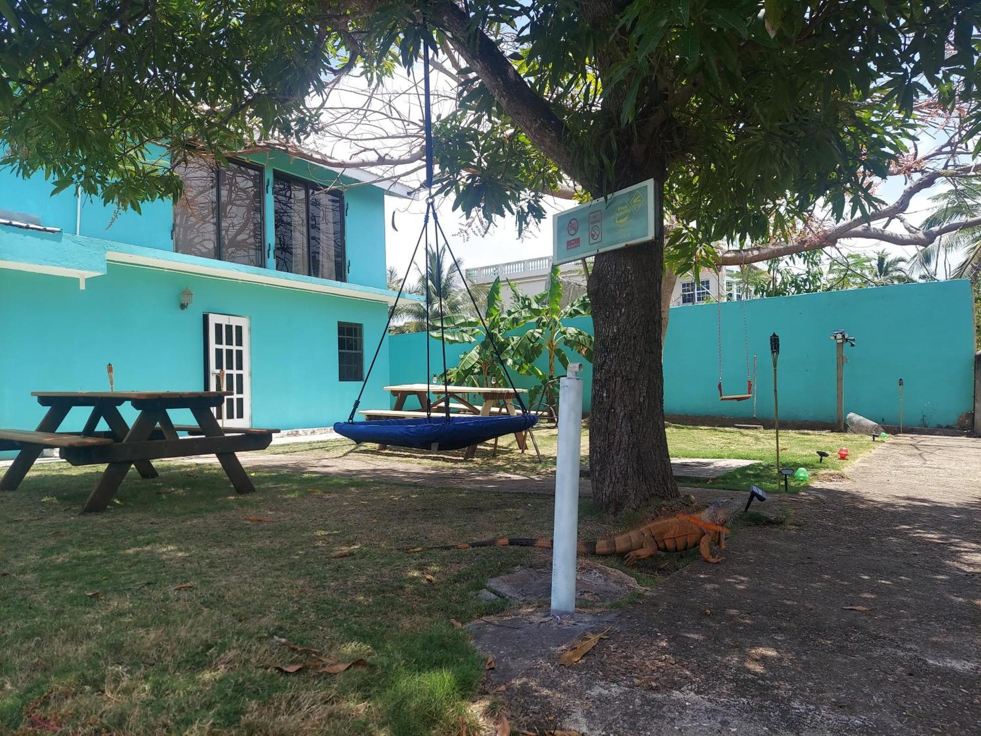 Ladyville Bamboleo Inn מראה חיצוני תמונה